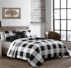 Buffalo Plaid Quilt And Decorative Pillow Sets