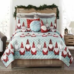 Winter Gnome Quilt Ensemble