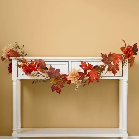 Festive Wreath, Garland & Floral Arrangement Collection - Image 7