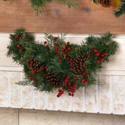 Classic Christmas 24" Swag