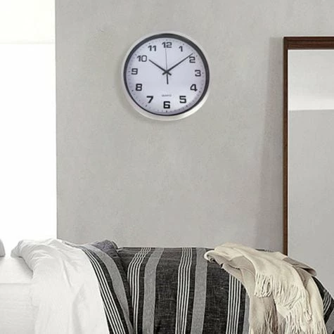 10" Easy Read Wall Clock